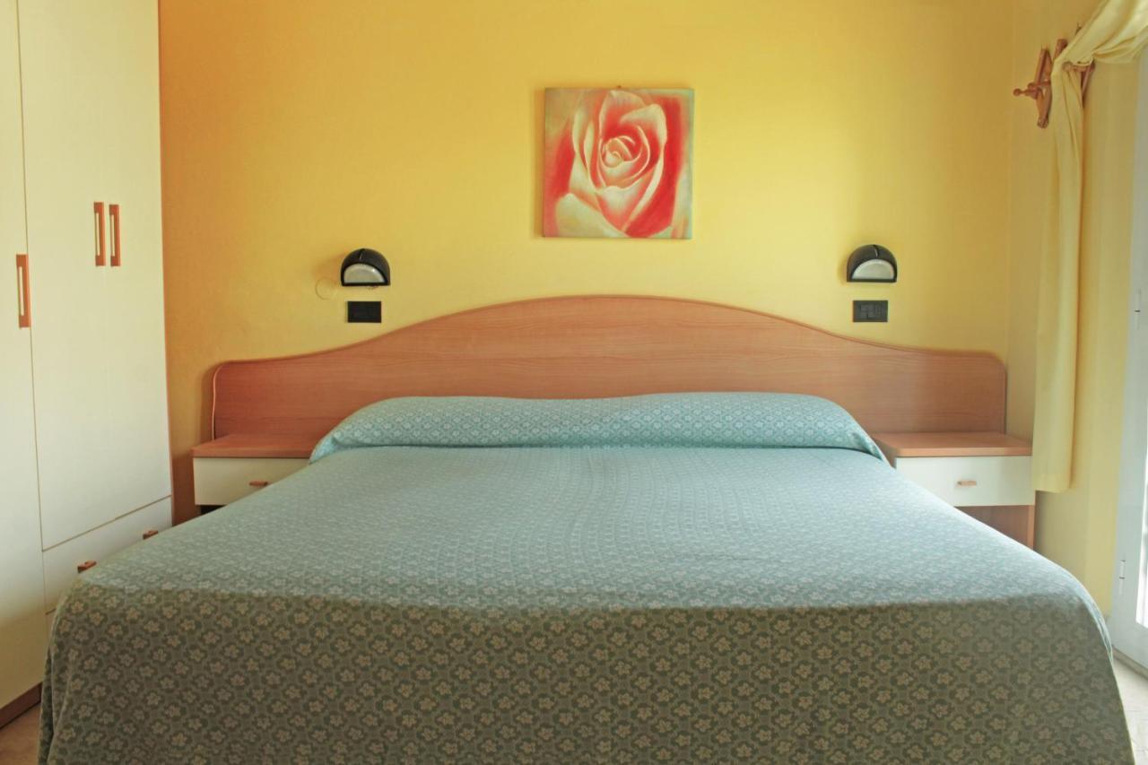 Hotel Villa Aurora Белариа-Игеа Марина Екстериор снимка