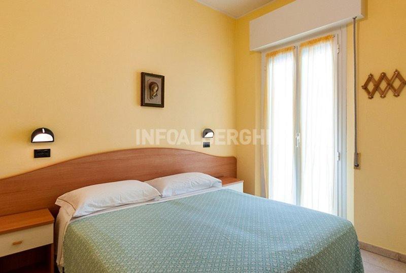 Hotel Villa Aurora Белариа-Игеа Марина Екстериор снимка